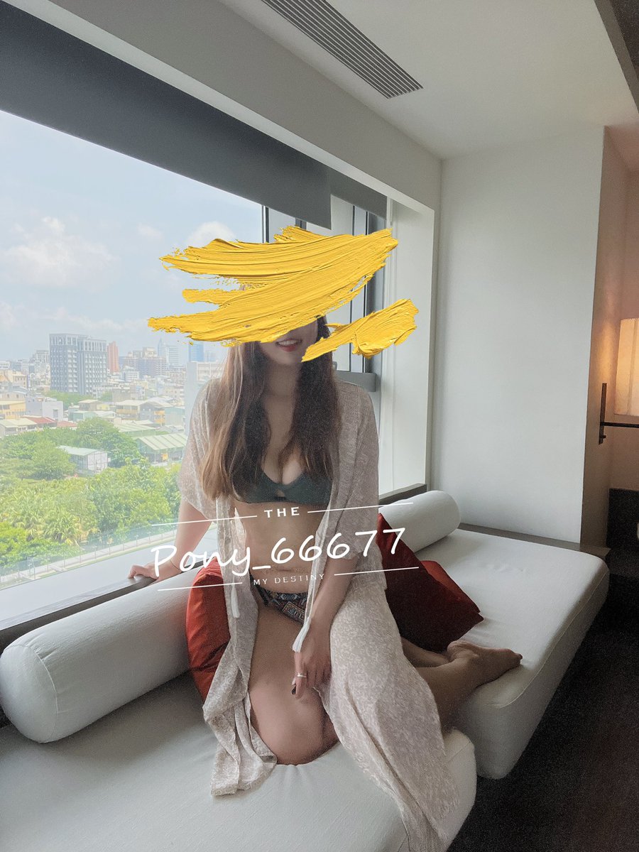 明亮的大窗加上舒適的臥榻
真的會讓人想賴在這一下午欸🥰🥰

#喜歡這樣的Pony嗎🥰
#喜歡請不吝給我愛心跟轉推
#快留言告訴我你有多喜歡❤️ https://t.co/TikCzWPV90