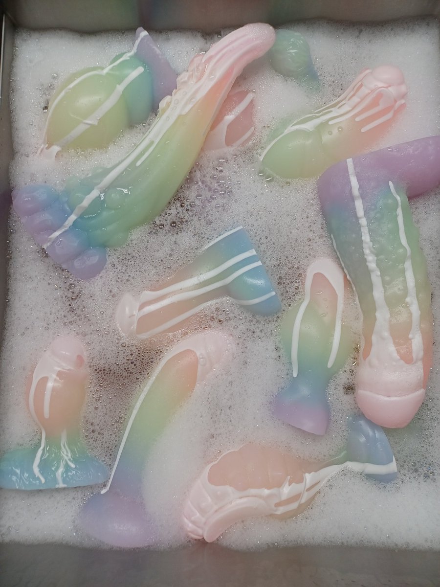 PleasureForge's tweet image. We haven't made white drips in a MINUTE! What do we think of the *white drips* over translucent rainbow fades? 🌈🤍

(00-20 Super Soft)