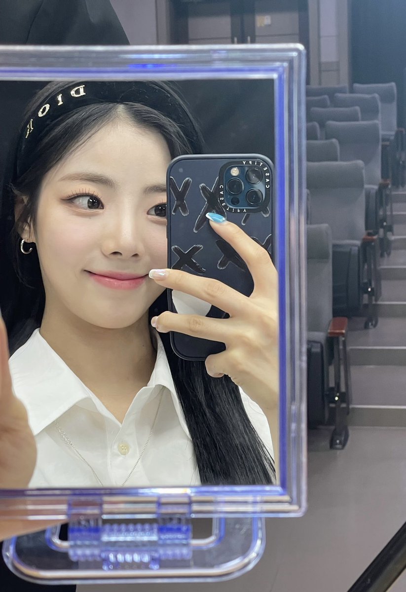 gooeuni's tweet photo. #⃟고뚜니

Look at here, please~🪞📸
ㅤ https://t.co/7nAZSXu8jd