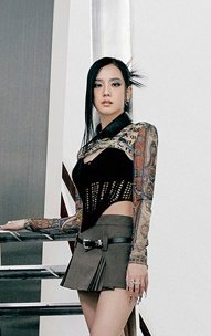 jisoocloset's tweet photo. JISOO wearing DION LEE crochet corset💥 https://t.co/i9xV1fnkEu