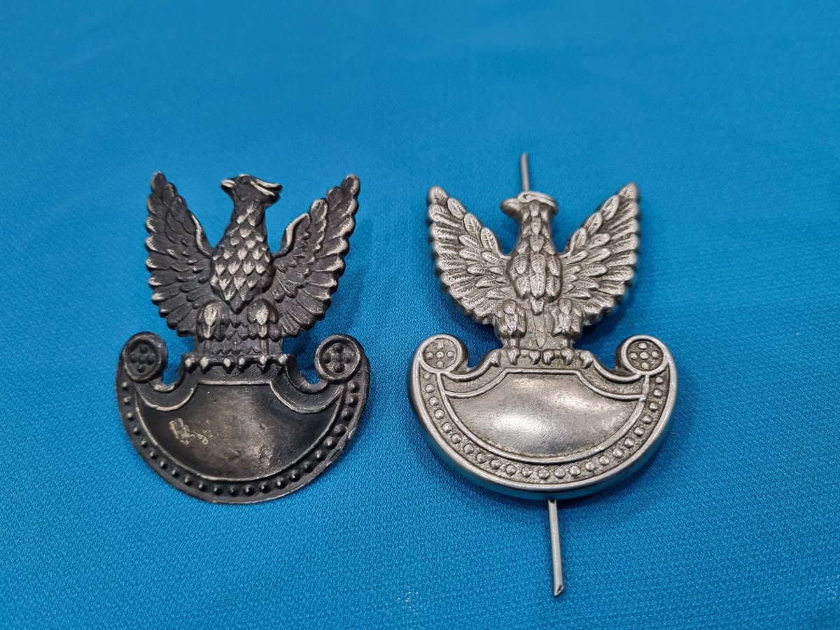 comradecuong's tweet photo. Comparison between my Polish People's Army WZ.52 cap badge and the later Polish People's Army model cap badge 😃🇵🇱😊
•
#PRL #Poland #Oreł
#PolishEagle #LWP
#帽章 #모표 #帽徽
#Sapkarózsa #Sapkajelvény
#CapBadge #Кокарда
#Čepicový #Kokarde
#CapInsignia #Cockade
#Insignă #Insignes https://t.co/iuMXTewKzt