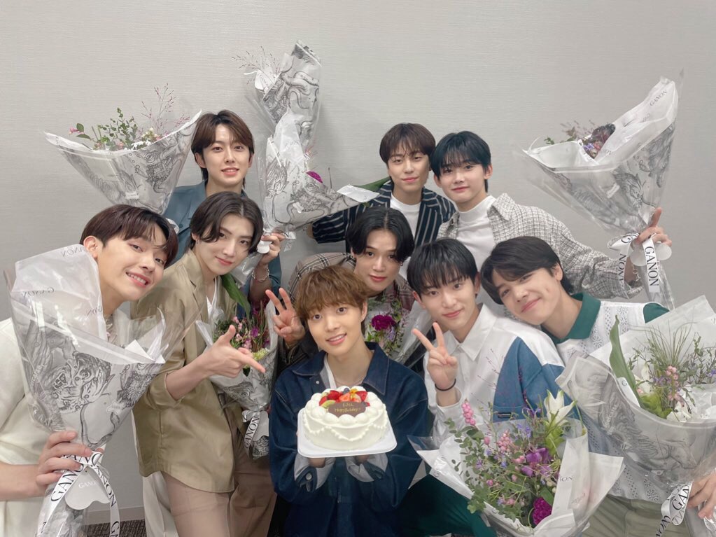 nichoflm's tweet photo. &amp;chika minute 📁 

| summary of what j-fans described when they saw the boys on txt’s concert |

(for those who are always late with the news like me 🤣)

↺ all of them were present
↺ three of them were sitting in the front [nicholas | taki | fuma]
++
#andTEAM https://t.co/Z6Q2rYVmtc