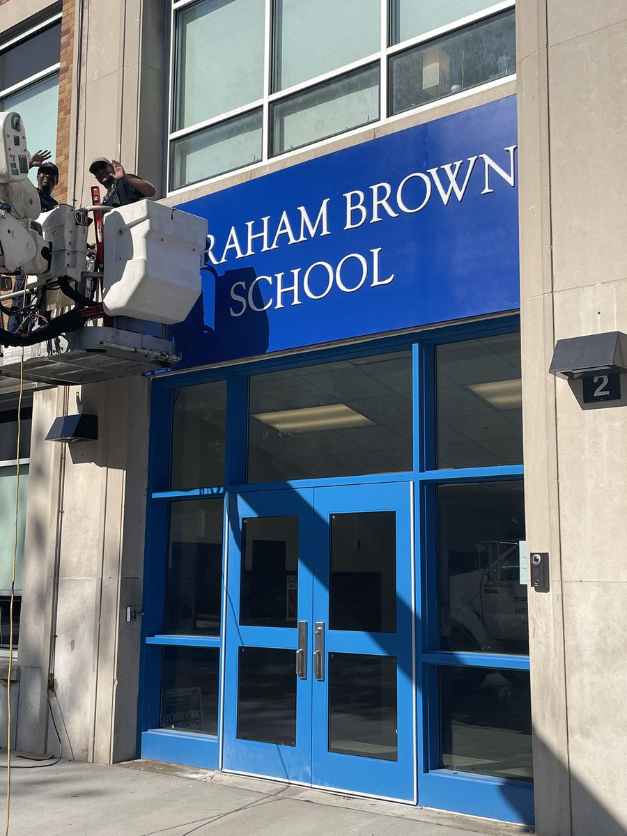 mybrownschool's tweet photo. This just happened! https://t.co/qkOEILTNO8