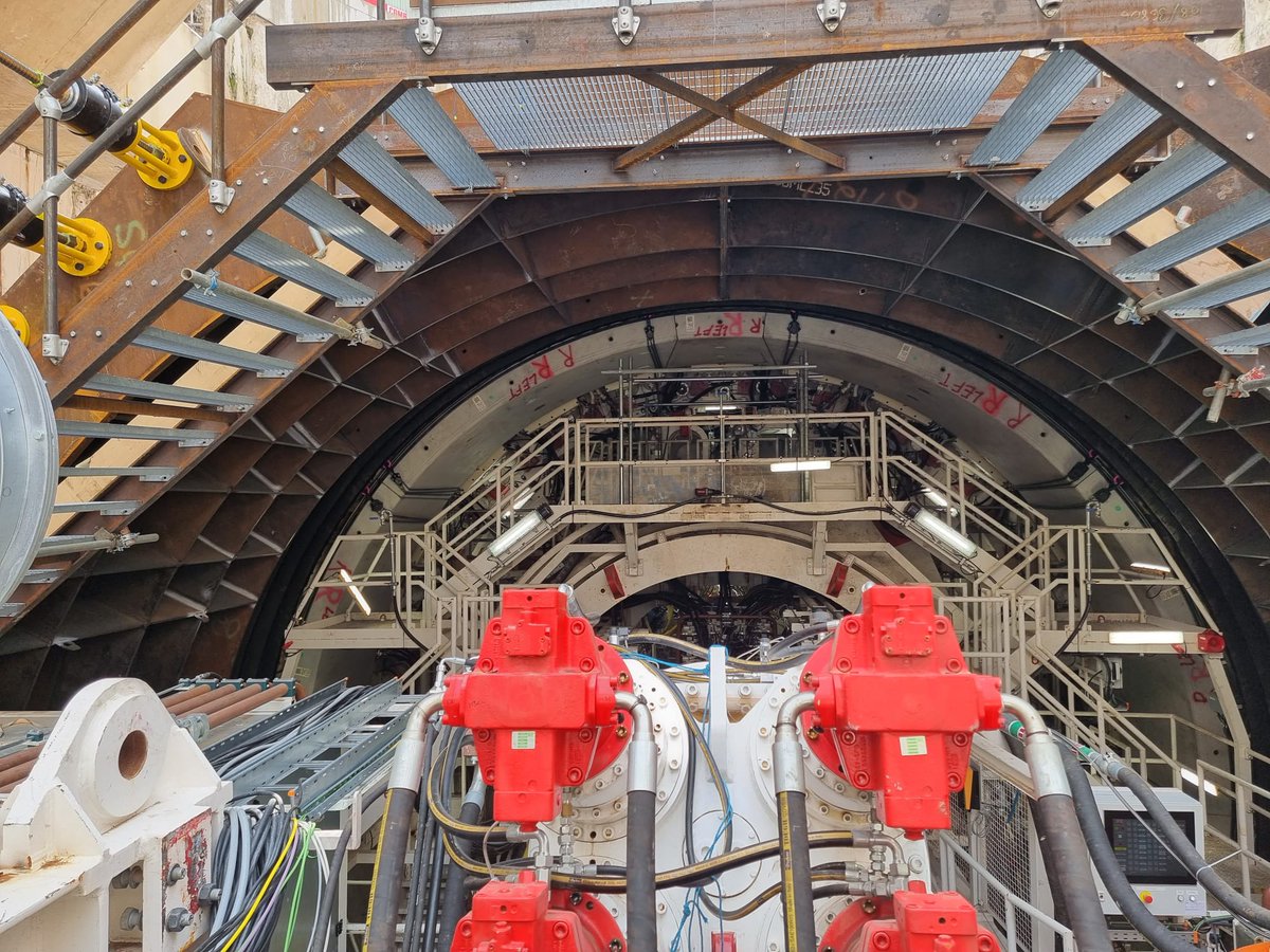 RiverlinxCJV's tweet photo. Tunnelling of the new public-transport focused river crossing at Silvertown is now underway! Silvertown Tunnel Project works are progressing well and we are successfully moving forward to achieve the goal of the 1.4km tunnel. Check it out on our website! 

https://t.co/WibvIQcHYj https://t.co/njHNBv9k69