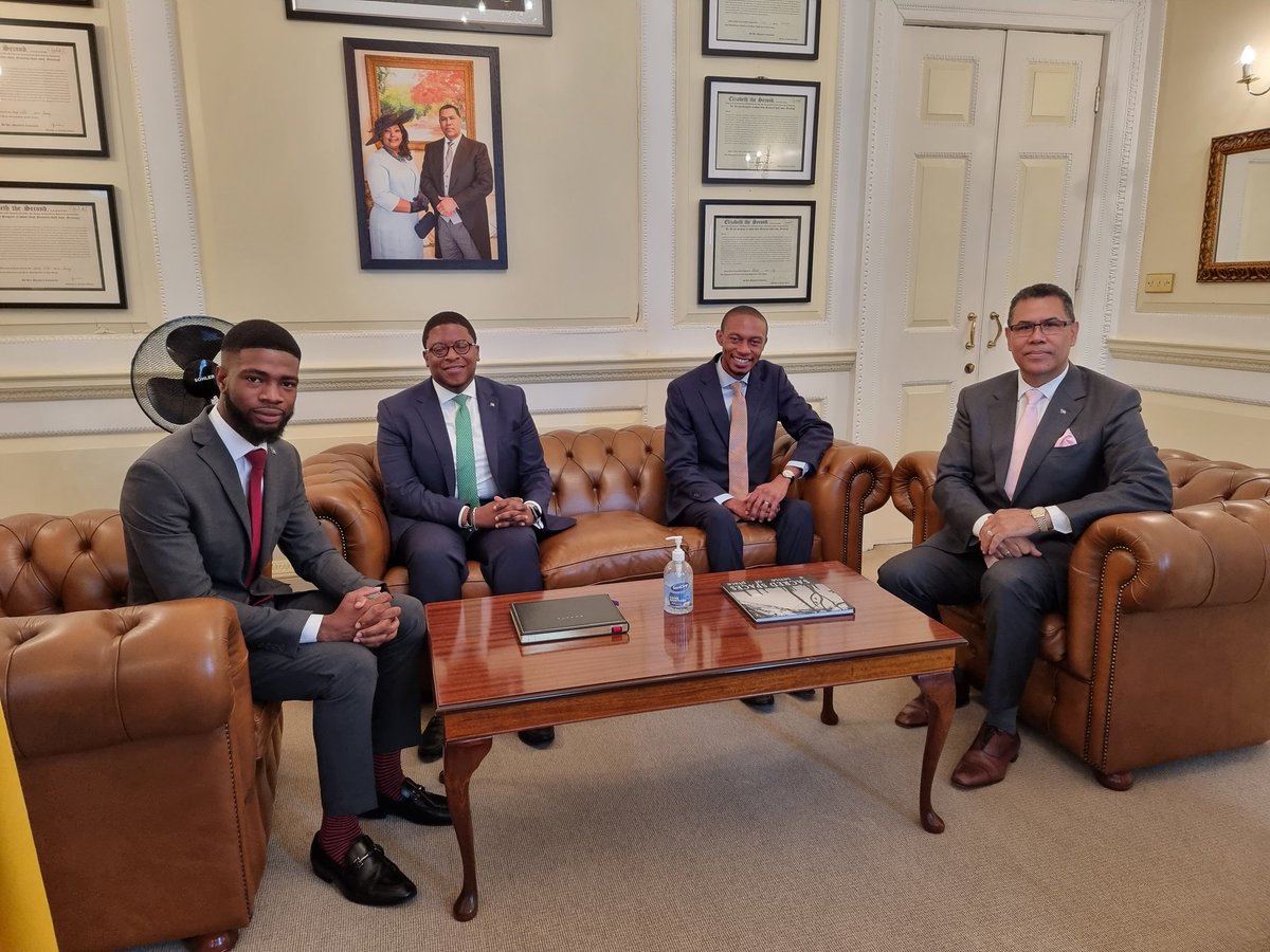 HCGreenslade's tweet photo. It was truly a pleasure this morning, joined by actg Dep Chief of Mission Marchea Mackey and 2nd Secretary Justin Smith, to welcome Bahamas Ambassador designate to Kuwait, H.E. Taran Mackey, to the High Commission in London. 242 proud 🇧🇸 https://t.co/UmcmALO6P7