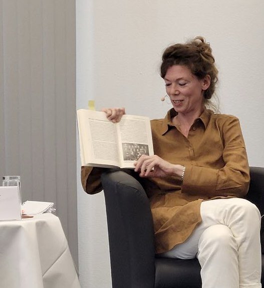 KMakhotina's tweet photo. #offeneWunden kommt nach Osten!Nächste Woche in Riesa, Leipzig, Dresden. Freue mich!
https://t.co/xSxPYN5ynZ
https://t.co/EJMEyDYEOY
https://t.co/1kiZhz7pg5
RLS Sachsen @VVNBdASachsen @WissenVerbindet https://t.co/cVptkDT9uE