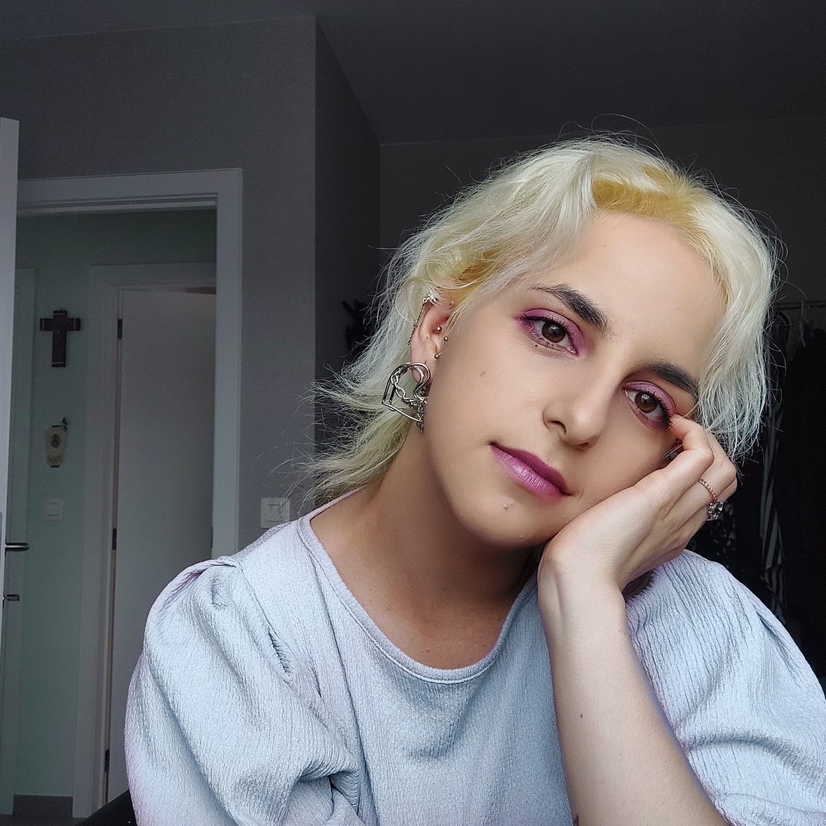 0hyeahjun's tweet image. ╭────────────────.★..─╮
⠀⠀the sun is up, the sky is blue
 it's beautiful, but not as beautiful
⠀⠀⠀⠀⠀⠀⠀as baekgyeul 
╰─..★.────────────────╯

{#ElringSelcaDay #ELSD #ELAST #Baekgyeul #엘라스트 #백결 @ELASTofficial}