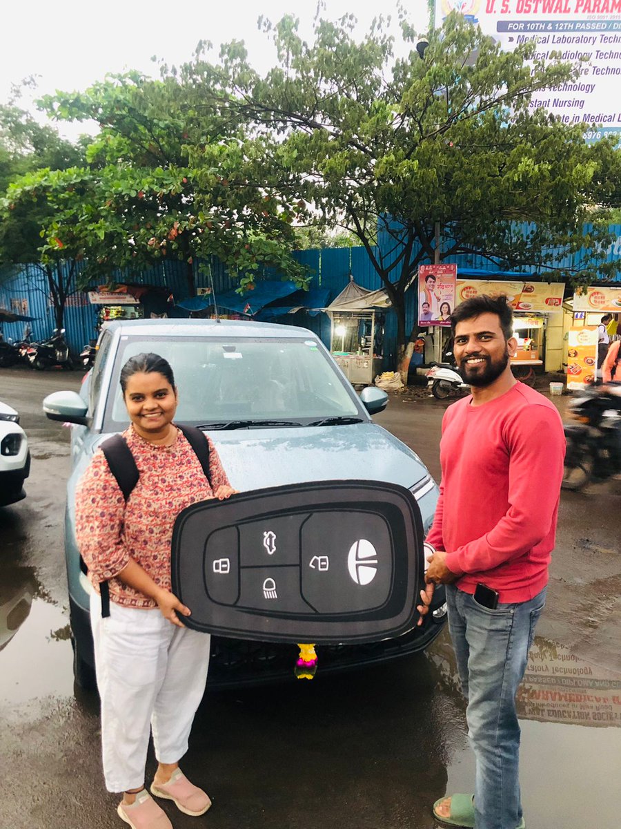 Arvind5786's tweet photo. Today once again in our family, our younger brother Krishna Kumar Yadav took a Tata Punch car, for which many congratulations to him and wish you all the blessings. https://t.co/0eytXcYNXO