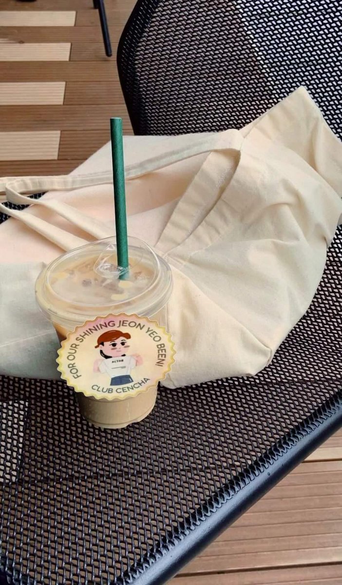 tho_napiiii's tweet photo. My friend sent it to me...The atmosphere is so exciting ๐โ
@TheCenchaPH
Happy CenCha Day!
#CoffeeBeanWithBeen
#ClubCenCha #jeonyeobeen #์ ์ฌ๋น https://t.co/tMmd0wvTQh