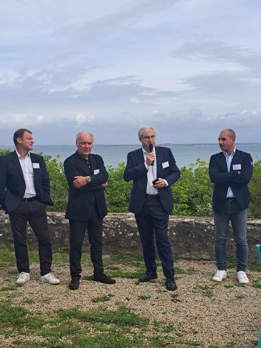 L'ENVSN accueille les membres du <a href="/ClusterMaritime/">Cluster Maritime Français</a> pour un buffet networking de rentrée
<a href="/fmoncany/">Frédéric Moncany de Saint-Aignan</a> <a href="/AlexCornu/">Alex Cornu</a> <a href="/AgenceIlago/">Agence Ilago</a> <a href="/MerGouv/">Mer et Pêche</a>
#cluster #network #morbihan