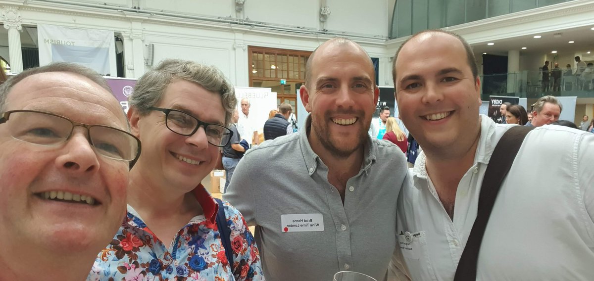 Had a brilliant day yesterday at WineGB.
Finally got to meet some legends of the wine world in person!
Thanks to everyone for generously giving me your time.
The wines on show were fabulous, a really positive feel to the event.
Can't wait to follow up on my conversations 👍🍾🥂🍷