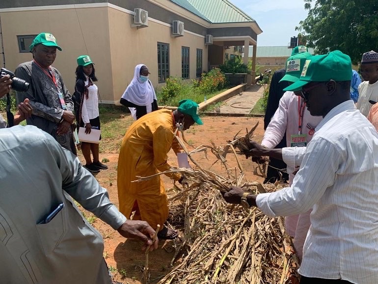 RuwesIntiative's tweet photo. Participants using agricultural materials for the briquettes production https://t.co/fe996lziB9
