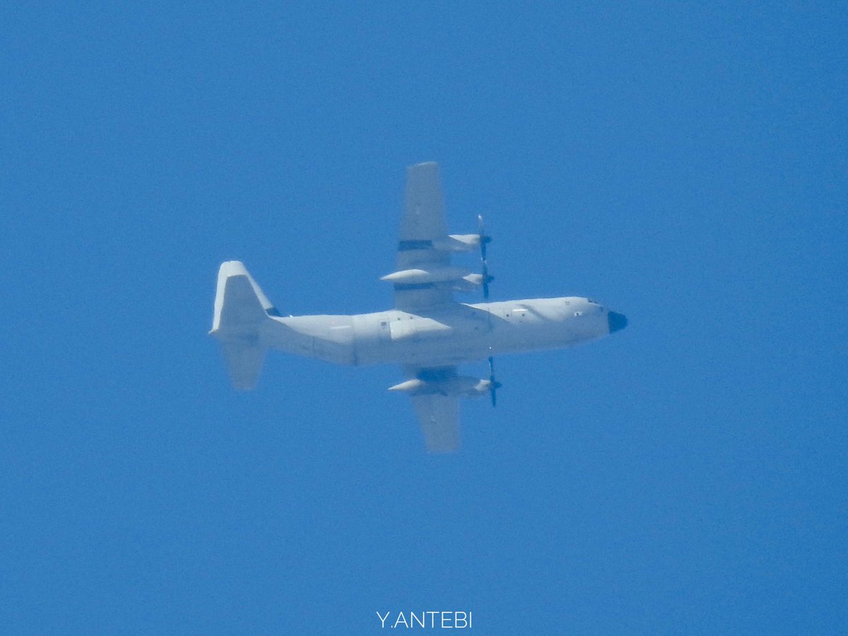 ace_pio's tweet photo. @Aeronautica_M #C130J #MM62191 descending to Amman earlier this week as #IAM4665
#ItalianAirForce #C130 https://t.co/RDRUTI8O1K