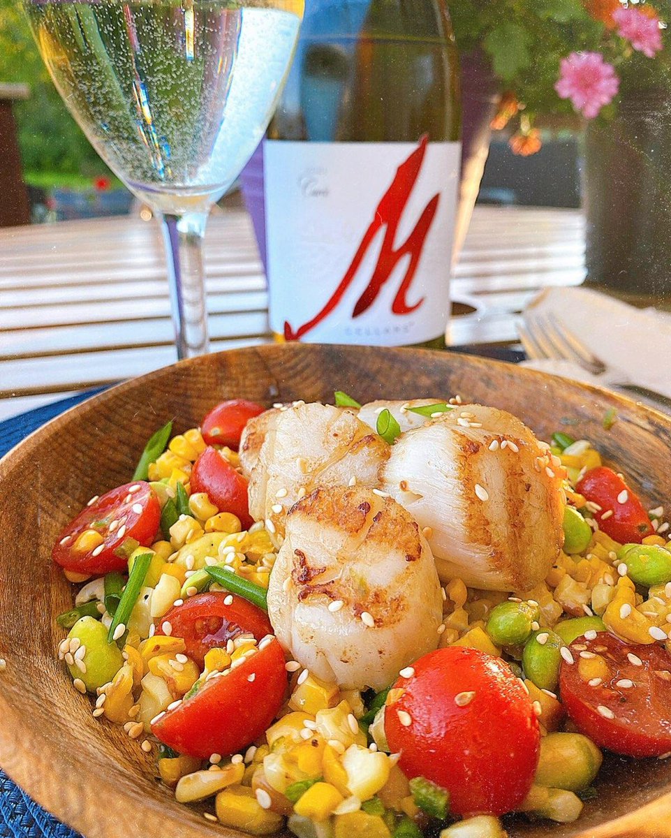MCellarsOhio's tweet photo. How AMAZING does this week's recipe from @kulinarykeri11🍽 look??
RECIPE: Grilled Scallops with Miso-Corn Salad
SOURCE: Food and Wine @foodandwine
M CELLARS WINE: 2021 Cuvee' (Estate)
#humpday #winewednesday #cookinginspiration #mcellars #mcellarspairing #foodandwine https://t.co/UAu3PRseML