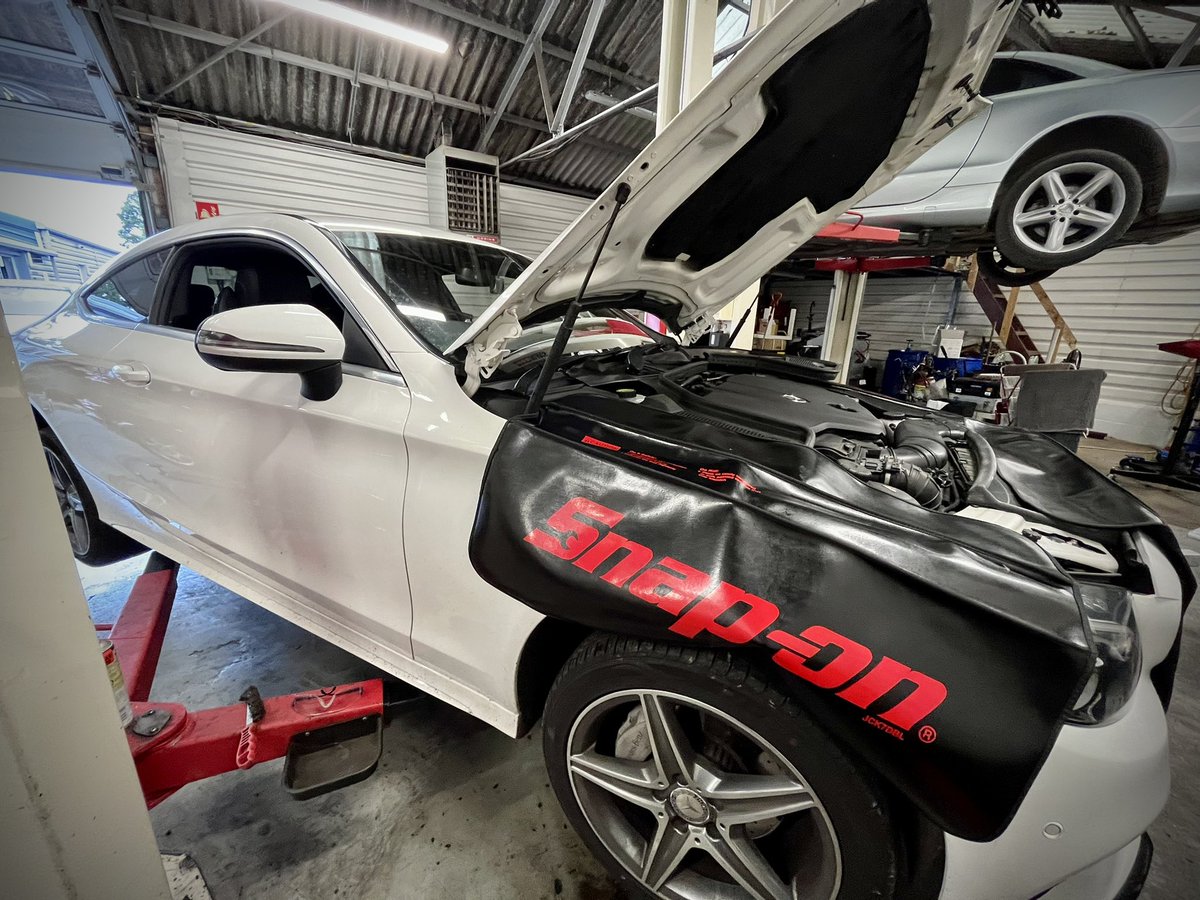 BursledonMotors's tweet photo. Our @Snapon_Tools protectors are looking sharp! (And protect the cars nicely while we work) https://t.co/1YxNApYur3