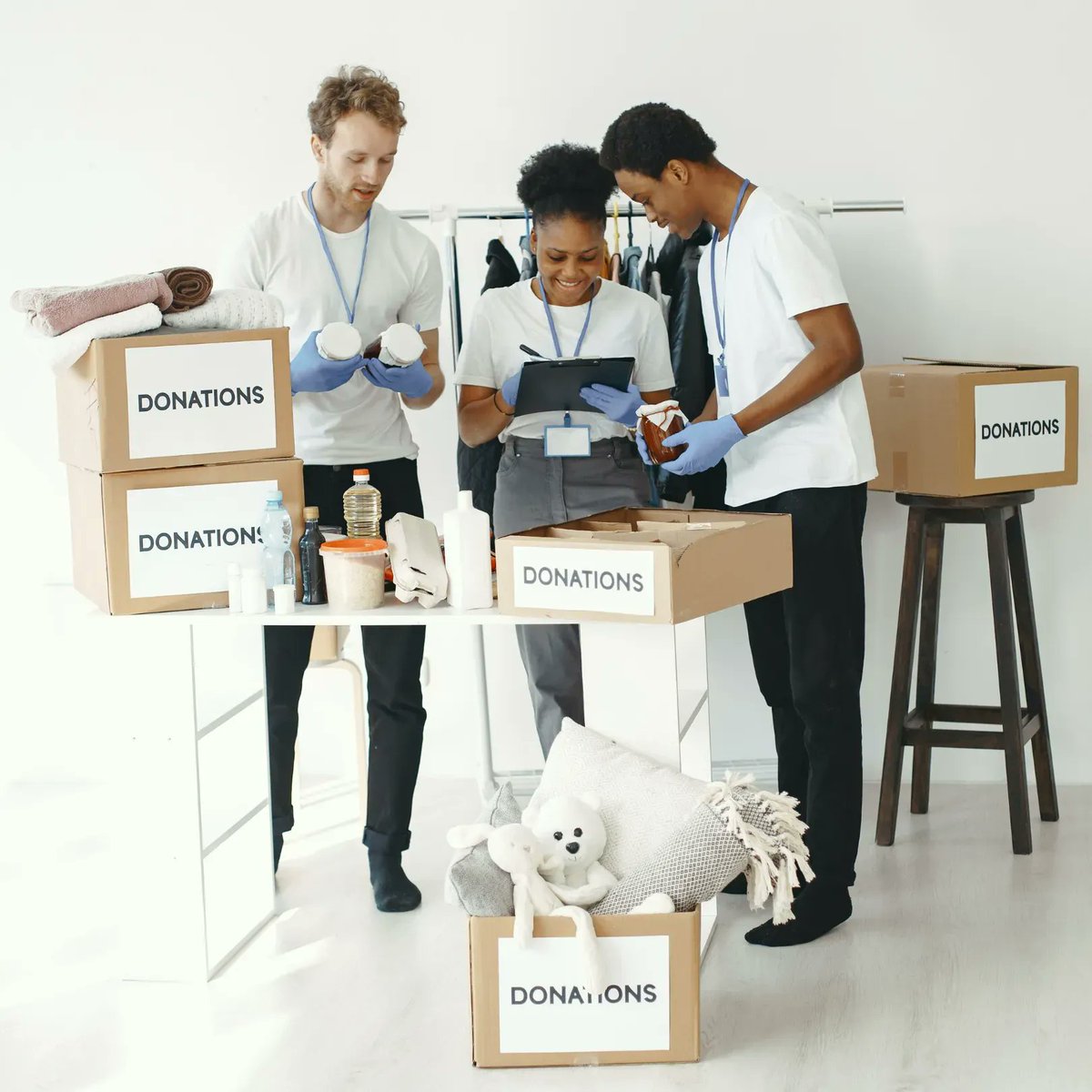 The Help for Households event takes place on Tuesday 27 September at Newcastle City Library. 

If you have any unwanted clothes, toiletries, handbags, children’s toys that you no longer need and are in good condition, then please donate them to the cause.
buff.ly/3KEPGt6