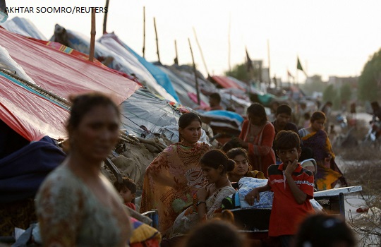 bmj_latest's tweet image. &quot;Climate activists and experts say that although Pakistan only contributes 1% to global carbon emissions, its share of the catastrophic effects of climate change is colossal.&quot;

@ShelinaBhamani looks at the public health risks of the recent floods
bmj.com/content/378/bm…