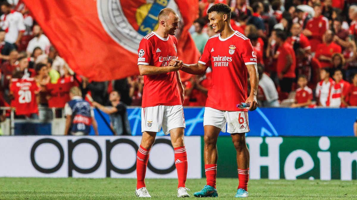 SLBenfica's tweet photo. 📸 #SLBMAC 𝐩𝐭. 𝐈𝐈
#UCL https://t.co/I1oS2s1jah