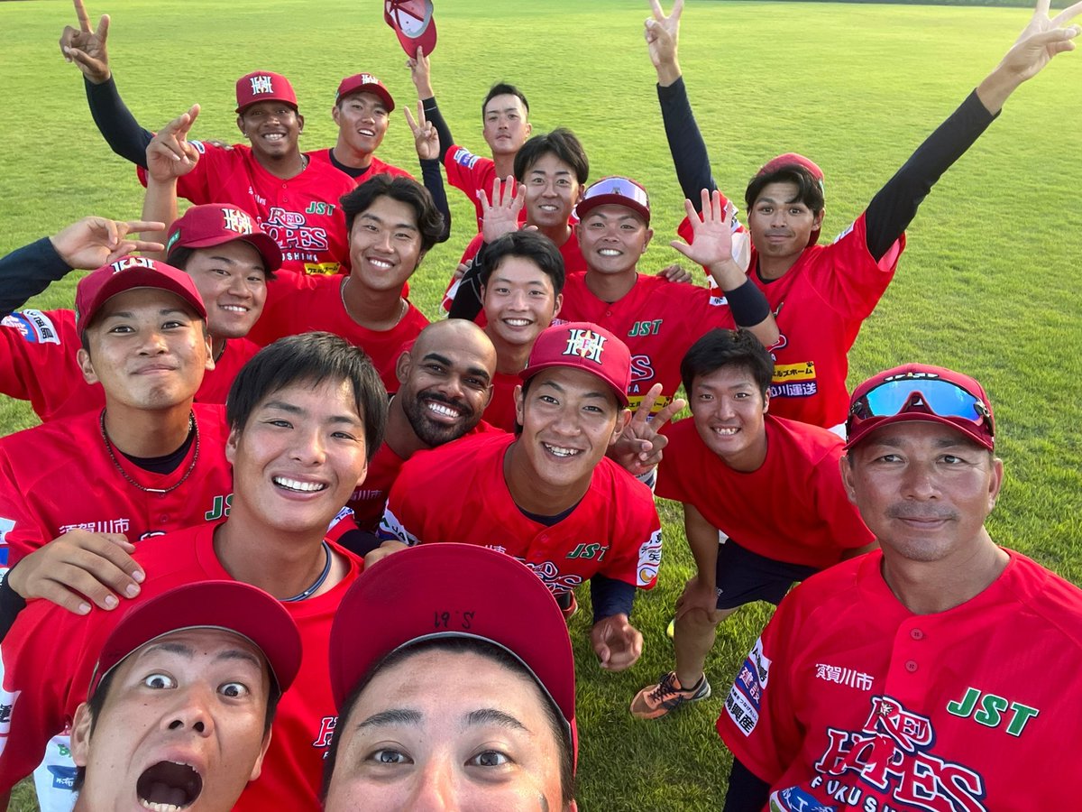 akifumi1120's tweet image. 先日今シーズンの全日程が終了しました。
改めて、独立でプレーして沢山のことを学び、経験してこれたと思います😁
親をはじめ、兄、監督、コーチ、チームメイト、ファンの皆様には感謝しています。🙇‍♂️
実りあるシーズンでした！
ありがとうございました！
#beaggressive