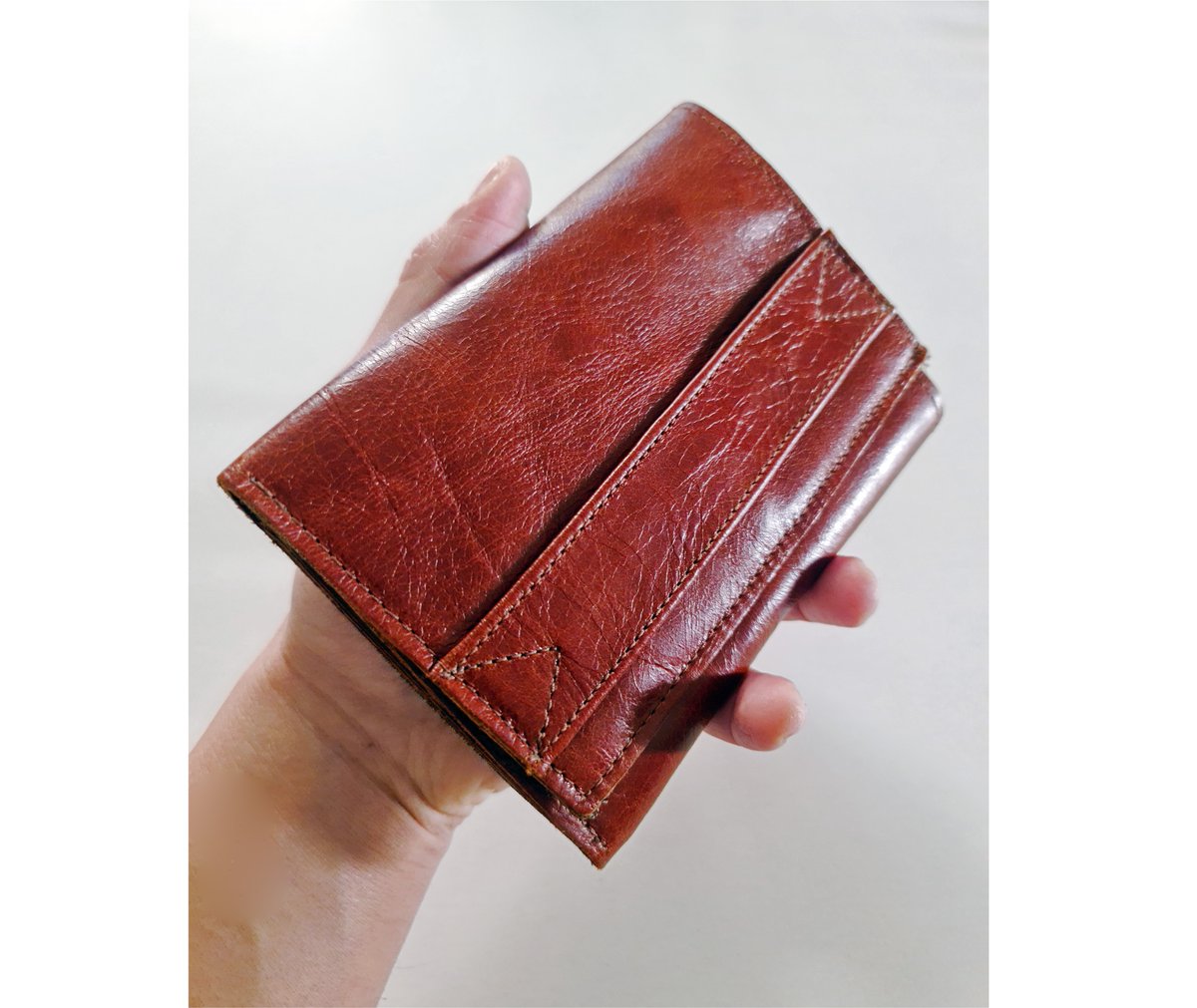 Judtlv's tweet photo. Looking for your new main #wallet?
One to travel with? that has a zip compartment, that can take your passport? and that can have all your membership cards? yet #nottoobig?
25% off + #FreeShipping - #unisex alarm!
https://t.co/amc601BvAL via @Etsy https://t.co/JPyg2U3SH2
