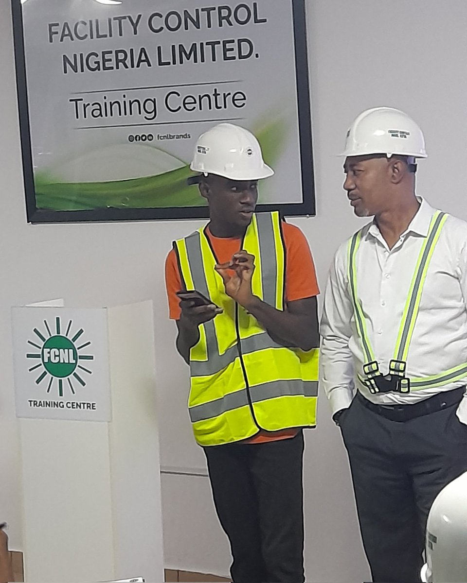 KIkuenomore's tweet photo. High Energy cost increasing daily globally, I am delighted with these young undergraduates and unemployed graduates at FCNL Training Centre.#solartrainings 
#Africayouth #solarinstallation #renewableenergy #fcnlbrands https://t.co/RplWxgYaGN