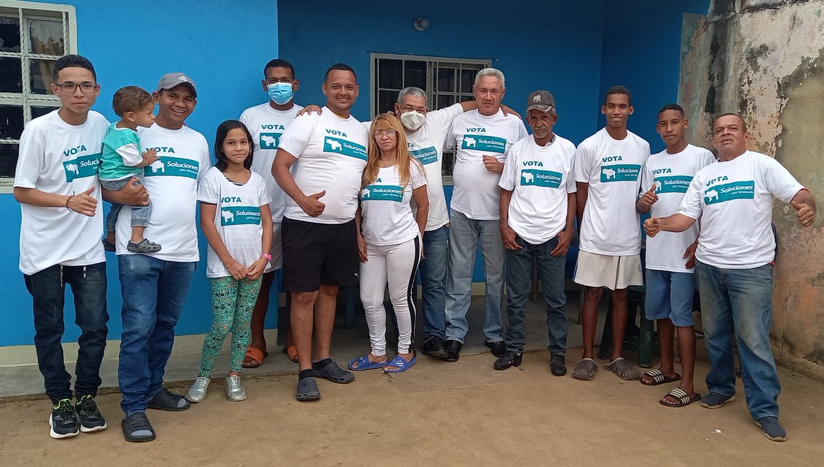 CarlosRequenaA's tweet photo. Hoy 7 de Septiembre en @SPVSoluciones nos encontramos celebrando nuestro 4 aniversario. En Soluciones andamos con el mapa en el pecho y los pies sobre la tierra. Nuestro partido nació marcado por la amplitud.  Nuestro partido nació sin camisas de fuerza. #SolucionesDeAniversario https://t.co/FZnkAn1adR