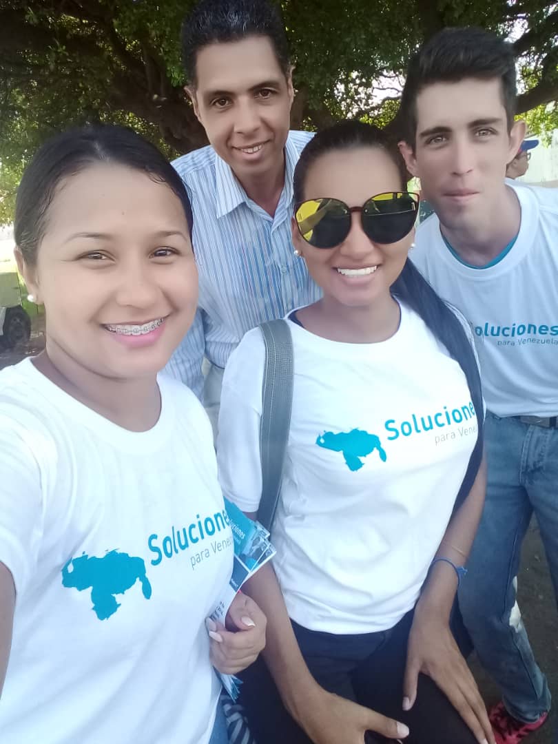 CarlosRequenaA's tweet photo. Hoy 7 de Septiembre en @SPVSoluciones nos encontramos celebrando nuestro 4 aniversario. En Soluciones andamos con el mapa en el pecho y los pies sobre la tierra. Nuestro partido nació marcado por la amplitud.  Nuestro partido nació sin camisas de fuerza. #SolucionesDeAniversario https://t.co/FZnkAn1adR