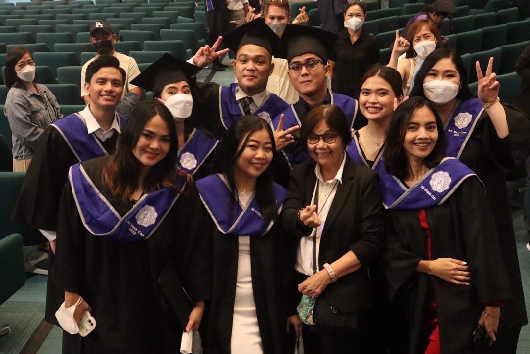 psamaskom1's tweet photo. Indeed, the tassel is worth the hassle! 🎓

Congratulations Batch 2022 graduates on a job well done and capture the hope and possibility of the exciting and unpredictable road through life. 

Your SAMASKOM Family is very Proud of you!! 🖤 

#VivaSamaskom #Batch2022 https://t.co/rY5KpUmbCT