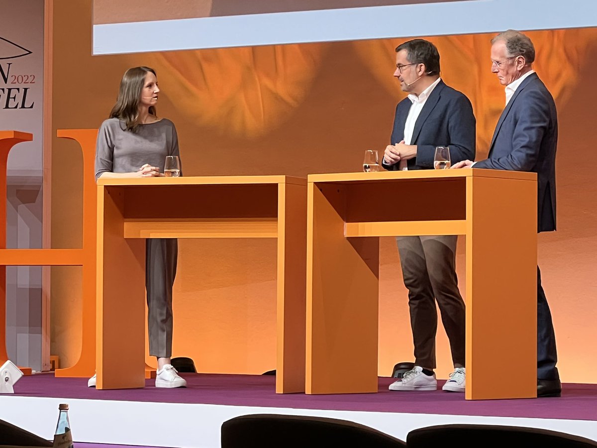 Ulrich Coenen sieht den Datenpool der Banken branchenübergreifend als einen der wertvollsten Schätze an. Aber: Die Branche hat nach wie vor nicht geschafft, das in der Praxis umzusetzen. #banking #HBBanken <a href="/fiducia_gad/">fiducia_gad</a>
