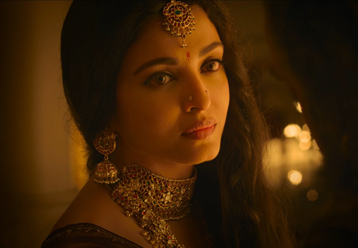 silamsiva's tweet photo. Mani Ratnam's forever muse https://t.co/5qM4POmLYI