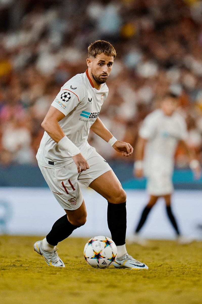 adnanjanuzaj's tweet photo. Debut ⚪️🔴 https://t.co/kMpi4pOoZH