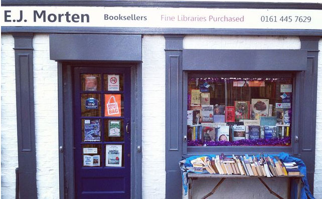 Tagpassiton's tweet image. Mortens - a Proper Bookshop, straight out of a book!  It&apos;s piled high with treasures. Take 10% off for TAG! (exc book tokens). 6 Warburton St #didsbury ow.ly/n5q630spxbj
