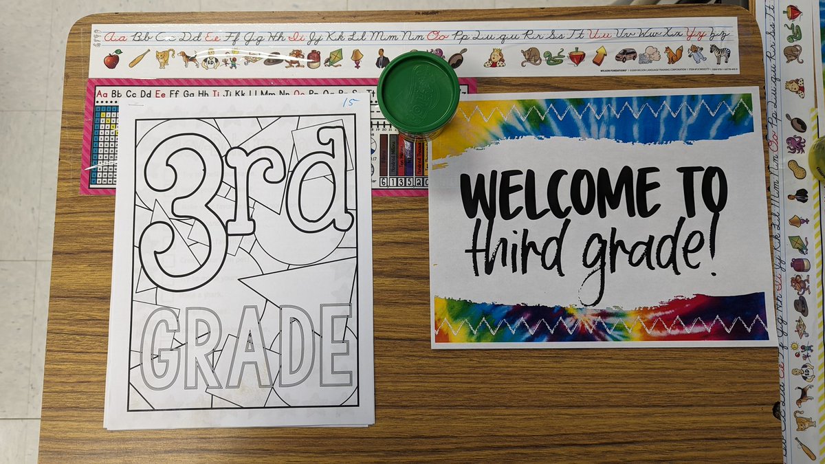 Mr_Foster105's tweet photo. So excited to welcome a group of third graders into my classroom this morning! It is going to be a great year!! ✏️🎒 @MES_EPTSD https://t.co/XXbg0TOao3