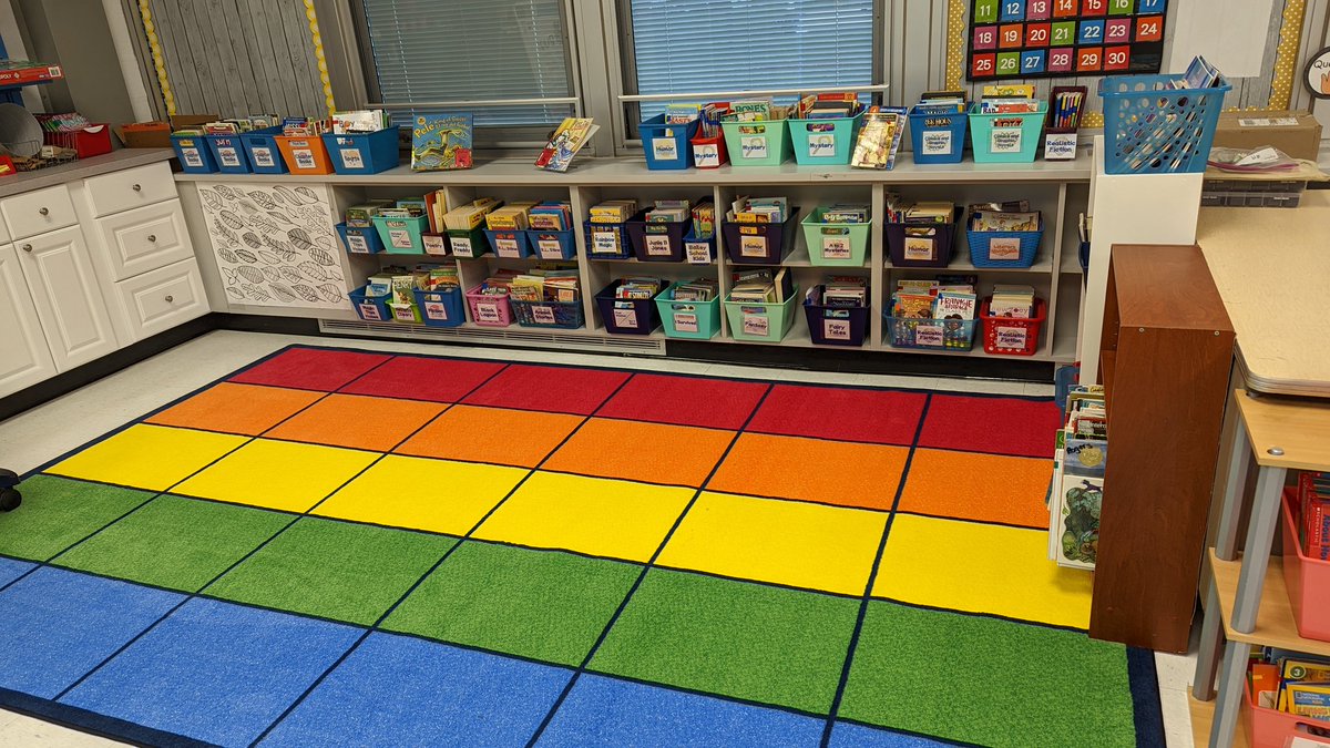 Mr_Foster105's tweet photo. So excited to welcome a group of third graders into my classroom this morning! It is going to be a great year!! ✏️🎒 @MES_EPTSD https://t.co/XXbg0TOao3
