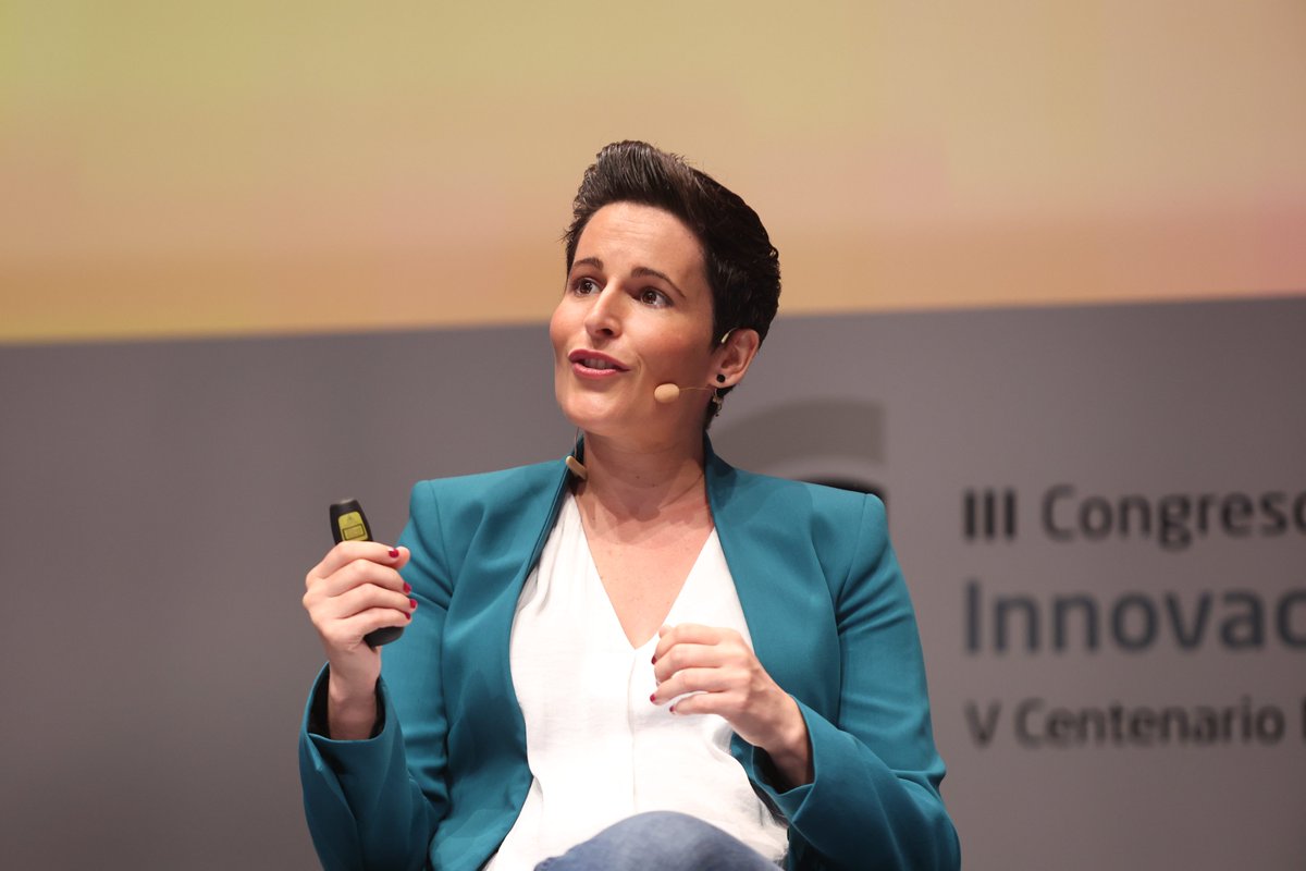 "Soñamos que cada niño y niña pueda desarrollar su potencial", declara Miriam Reyes, fundadora de @cuentosvisuales y Escuelas Visuales que responde a la #diversidad del aula a través de siete herramientas como horarios visuales o visual thinking.