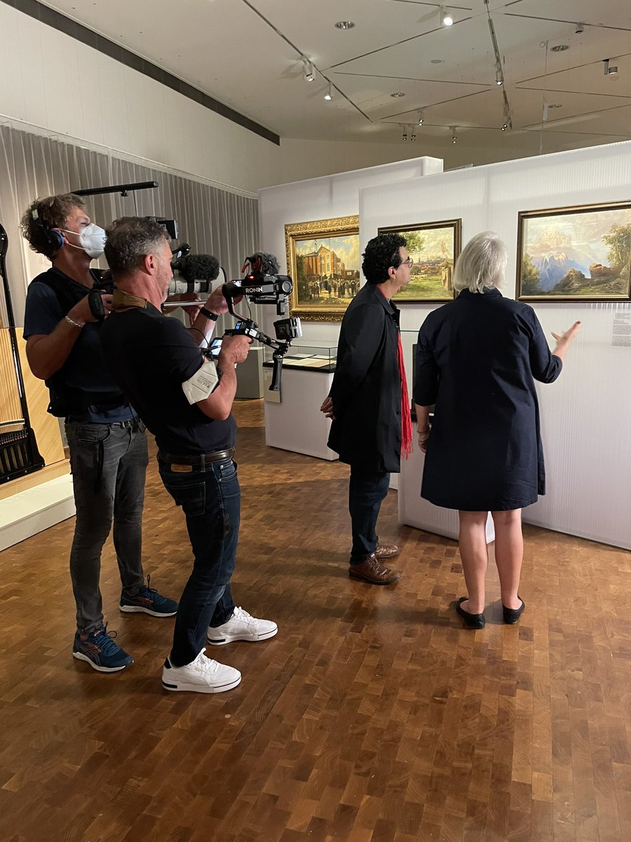 AndreaBuring's tweet photo. 🎼It’s a pleasure working with people who are passionate about their jobs! At the @DeutschesHistorischesMuseum Berlin we met tenor @RolandoVillazon &amp; vice DHM president Ulrike Kretzschmar visiting the  exhibition “Richard Wagner &amp; das deutsche Gefühl” @Euronews #musica #rheingold https://t.co/HOOjHhNOkd
