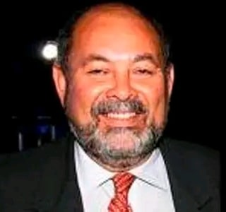 ajbadillo's tweet photo. Lamento informar la partida física de mi buen amigo Alberto Hidalgo Caro, se destacó en los medios y en la radio con su programa "Ruedas, motores y algo más" en Radio Caracas Radio y Radio Rumbos con quién tuve el gusto de trabajar en RCTV y en Supernova 103.9 FM. DEP https://t.co/2oU9U6aak3