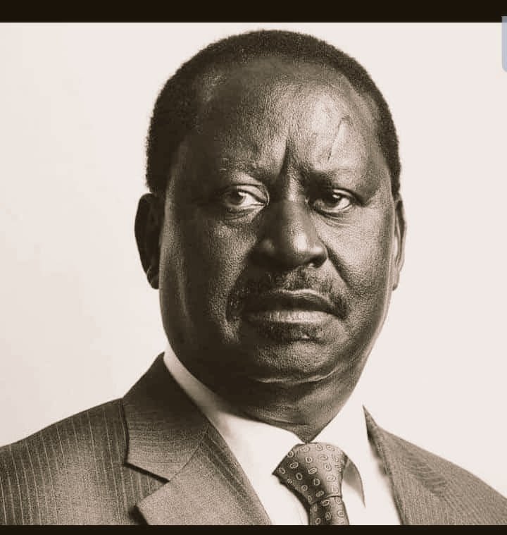 masika_n's tweet photo. #Baba #Kikuyus
"There are three people in yourself:Who people think you are, Who you think you are, and who you really are" William Shakespeare  
our hero always 
@RailaOdinga https://t.co/lgY2CLU0Fg