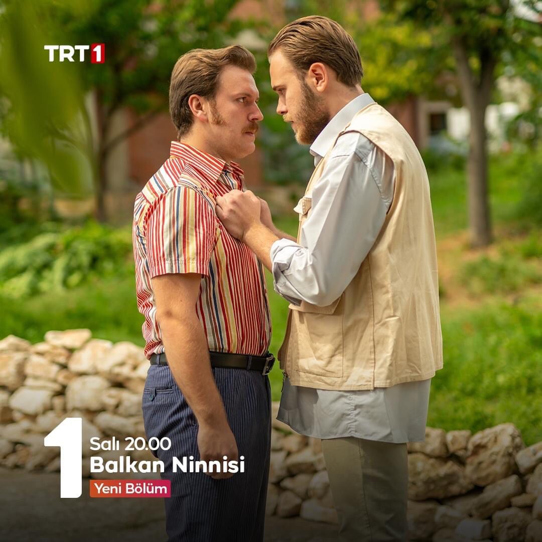 Tokob2014's tweet photo. Birliğimizin İzmir İl Temsilcisi Sn. Onat KOVAÇ, TRT’de yayınlanan “Balkan Ninnisi” dizisinde rol aldı.
Türkiyede Okuyan Kosovalı Öğrenciler Birliği (TOKOB) olarak ekip arkadaşımızı tebrik eder, çalışmalarında başarılar dileriz.
#TOKOB
#YOLUMUZUZUN https://t.co/716D9mrYIh