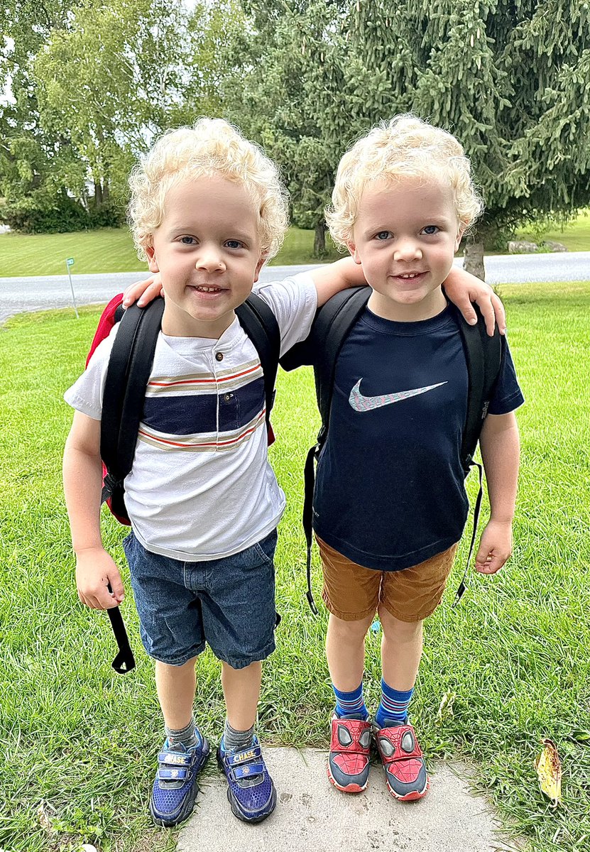 FrenchLaurie's tweet photo. Next two grandsons starting JK! 💙💚🍎@LimestoneDSB @OPSBA #OntEdFirstDay #TimeFlies #StrongPublicEducation #staggeredstart https://t.co/eZInTqxMOe