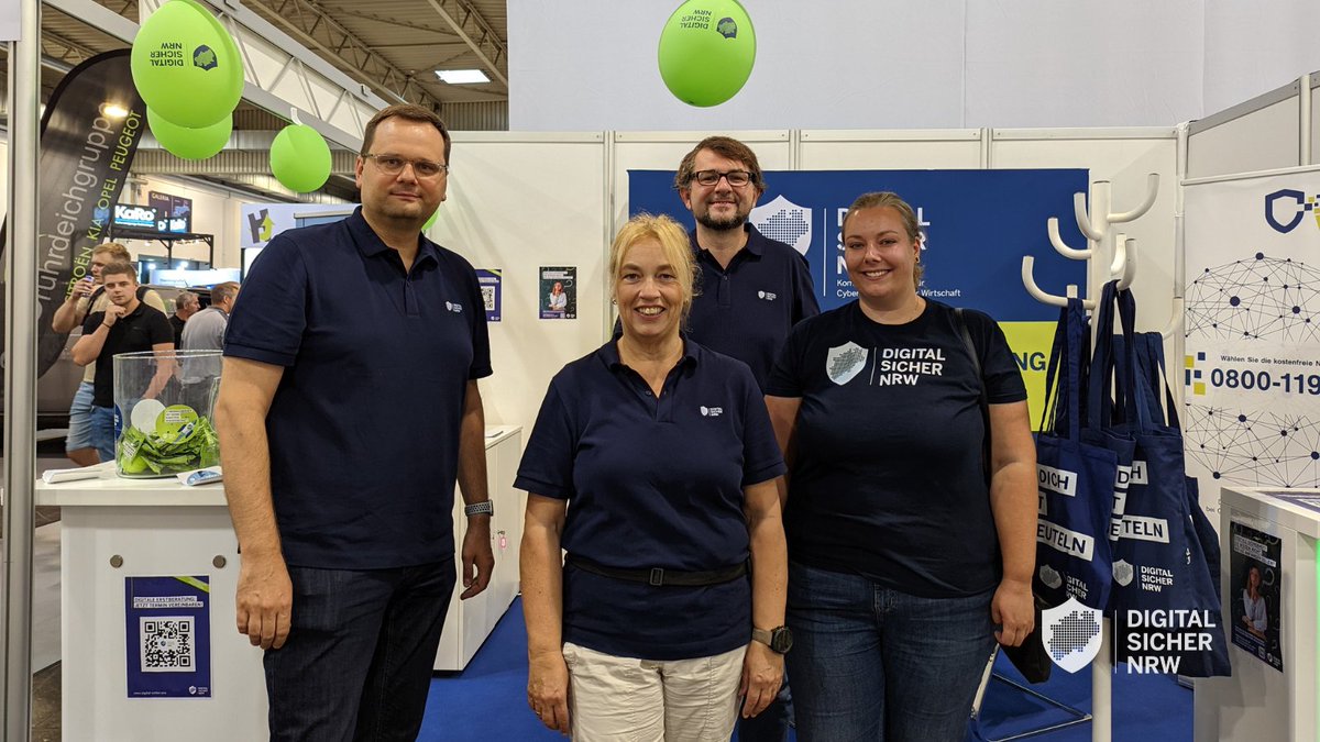 DigitalSicher's tweet photo. Tag 2 auf der SHK ESSEN 2022: Wir zeigen allen Interessierten wie sie in wenigen Schritten die eigene digitale Sicherheit erhöhen können. Treffen Sie uns in Halle 2 am Stand 2B13!
#shkessen #digitalsicher #nrw #messe https://t.co/J8reN9Zfrh