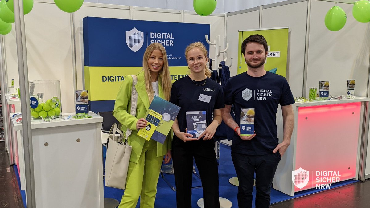 DigitalSicher's tweet photo. Tag 2 auf der SHK ESSEN 2022: Wir zeigen allen Interessierten wie sie in wenigen Schritten die eigene digitale Sicherheit erhöhen können. Treffen Sie uns in Halle 2 am Stand 2B13!
#shkessen #digitalsicher #nrw #messe https://t.co/J8reN9Zfrh
