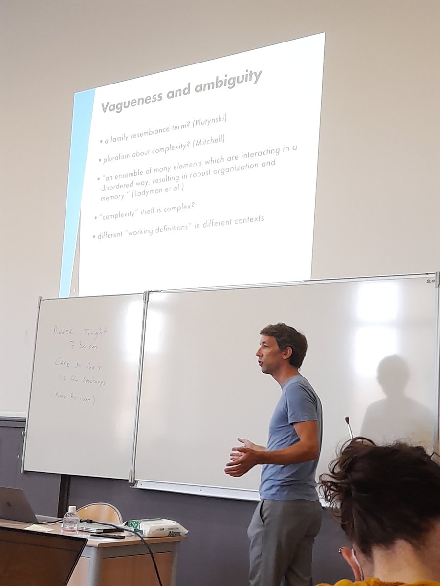 JacksonSarto's tweet photo. #EASPLS – first input session of the day by @fridolin_gross (@philinbiomed) on conflicting characterisations of complexity (in a mechanistic v a systems biological sense). Suggesting a thought provoking, formal approach to integrate these conflicting concepts. https://t.co/uOxGA6jWIl