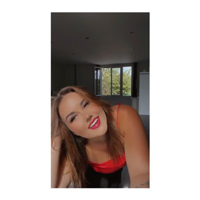 Elenalilou's tweet photo. #NouvellePhotoDeProfil https://t.co/dyVKV9Cw42