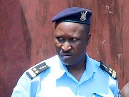 RADIOONDESEFM's tweet image. #Burundi_Urgent: le premier ministre burundais, Alain Guillaume BUNYONI vient d&apos;être destitué de ses fonctions. Général Gervais NDIRAKOBUCA, l&apos;actuel ministre de l&apos;intérieur prend la primature burundaise indique des sources surplace.Combat du pouvoir ou démocratie dans @CnddFdd?