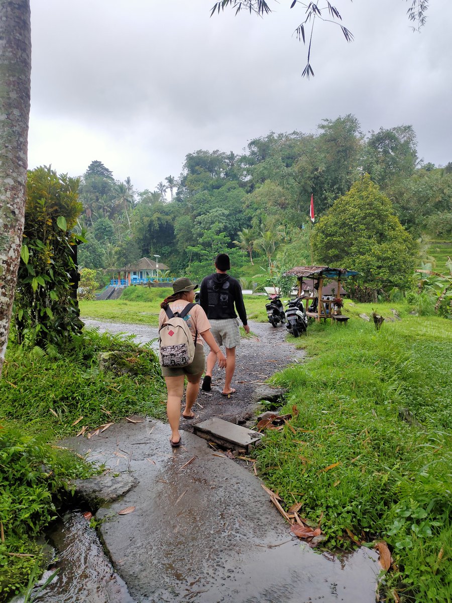 siapmuani's tweet photo. Ngajak turis melali malu https://t.co/6ItiwPEj2j