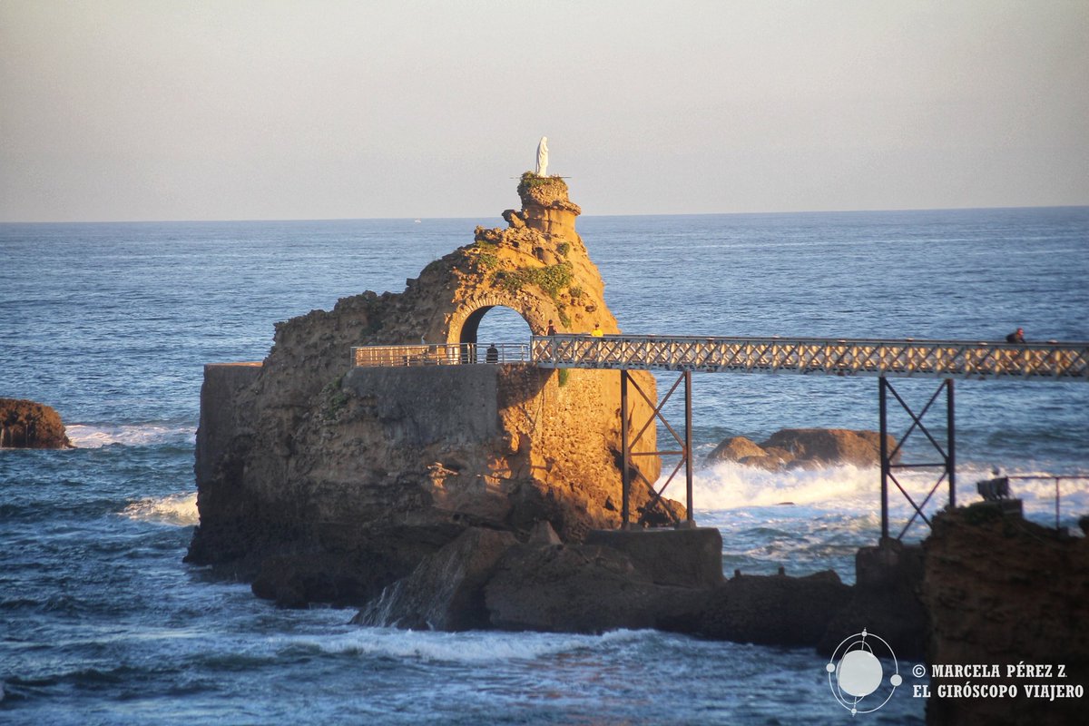 giroscopoviaja's tweet photo. Nuestra primer contacto con el País Vasco francés ha sido #Biarritz, que se ofrece al Atlántico cómo un balcón de innumerables miradores esculpidos por el mar.
#biarritz_paysbasque #biarritztourisme #biarritzmaville #cotedesbasques https://t.co/wmAZD8NjN9