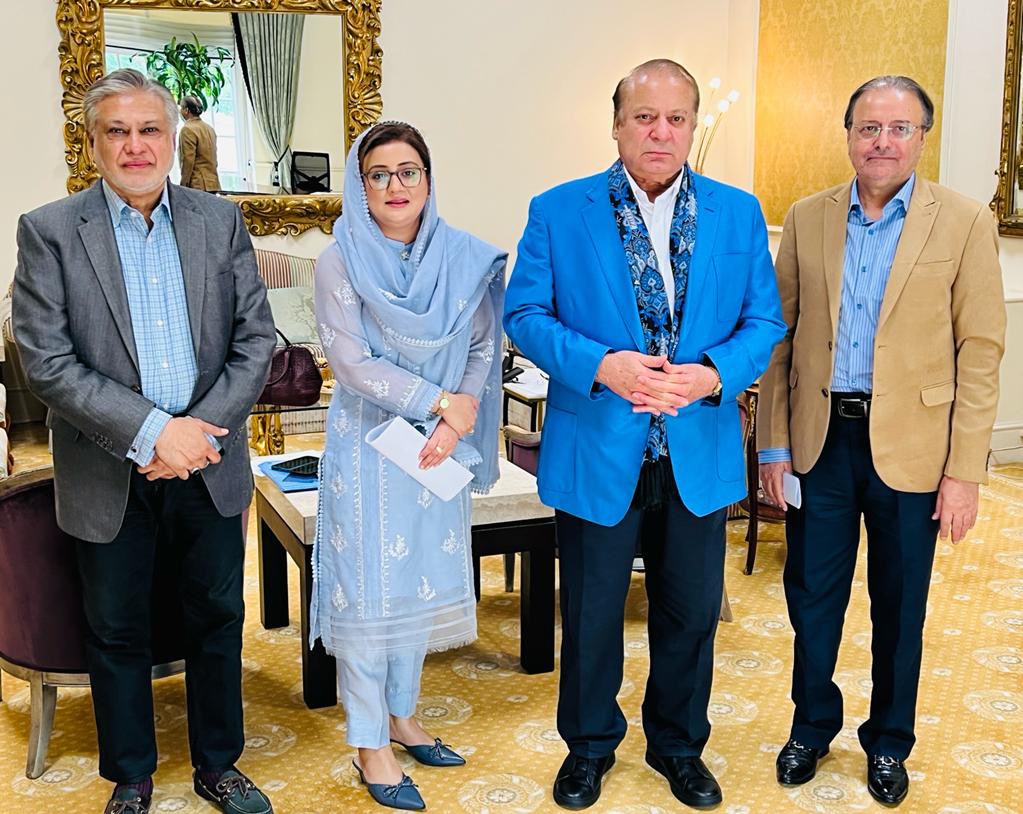 AzmaBokhariPMLN's tweet photo. آج قائد محترم سے الوداعی ملاقات،پاکستان جانے سے پہلے بہت ساری شفقت اور رہنمائی لیکر انشااللہ کل واپسی ہوگی،اور قائد سے ملاقات کے بعد دوبارہ تازہ دم ہو کر اس فتنہ گروپ کا مقابلہ کریں گے https://t.co/jeV5HKL67o