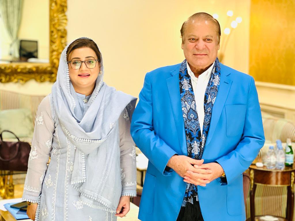 AzmaBokhariPMLN's tweet photo. آج قائد محترم سے الوداعی ملاقات،پاکستان جانے سے پہلے بہت ساری شفقت اور رہنمائی لیکر انشااللہ کل واپسی ہوگی،اور قائد سے ملاقات کے بعد دوبارہ تازہ دم ہو کر اس فتنہ گروپ کا مقابلہ کریں گے https://t.co/jeV5HKL67o