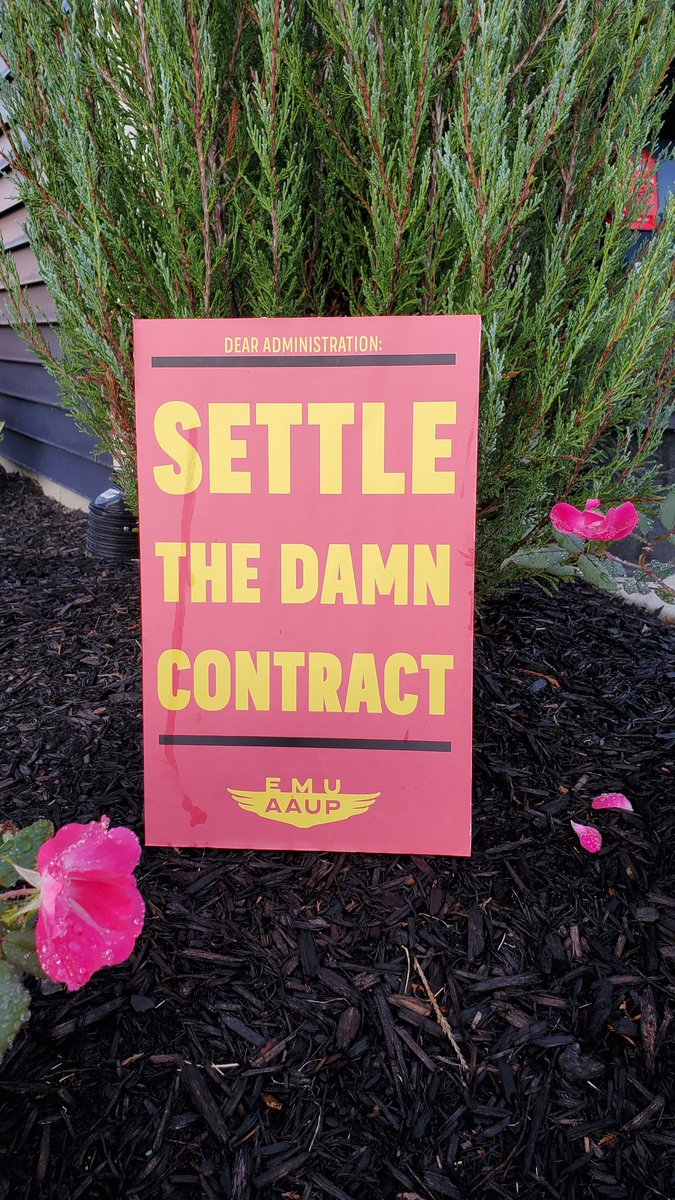 Day 1 strike. It didn't have to be this way. Administration forced our hand. For many Faculty, this is their first strike. They are scared, but are fighting for themselves and for you...our students. Justice will prevail. 
#truemu #FairContractNow #educationfirst #unionstrong